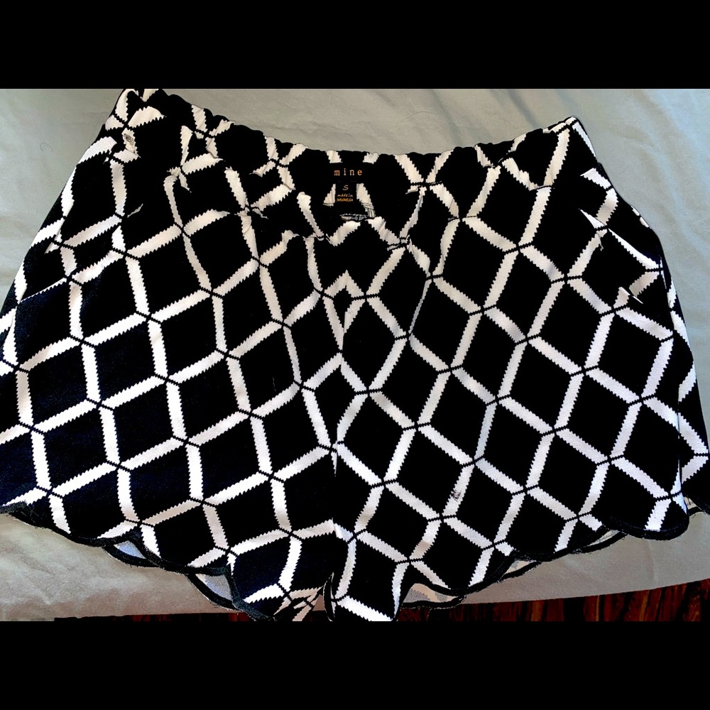 Women’s dress shorts from Mine